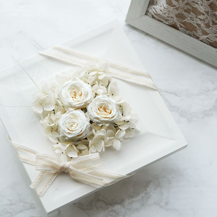 お悔やみ フラワーボックス』 お供え プリザーブドフラワー | 横浜花