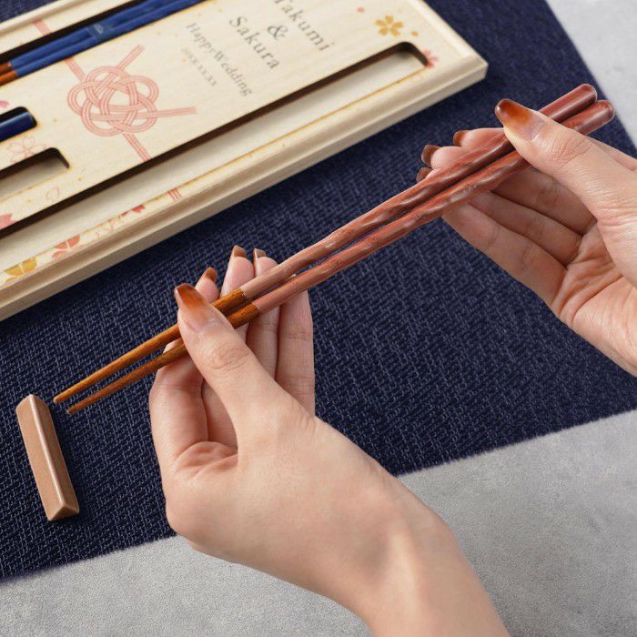 名入れ 桐箱入り KURABI 夫婦箸&箸置きセット 雑貨